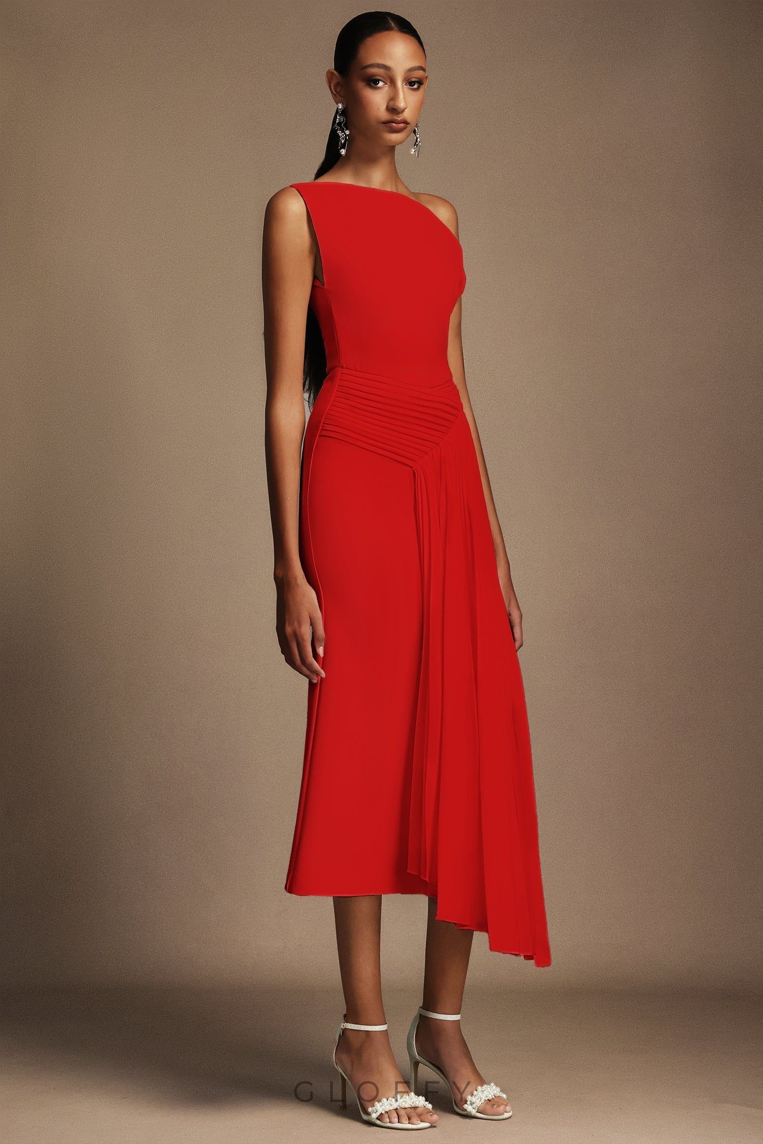 Calandra Asimetrik Omuz Kolsuz Kıvrımlı Midi Elbise