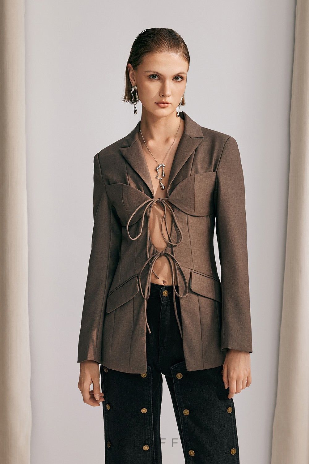 Arlette Bağcıklı Dekolteli Ceket