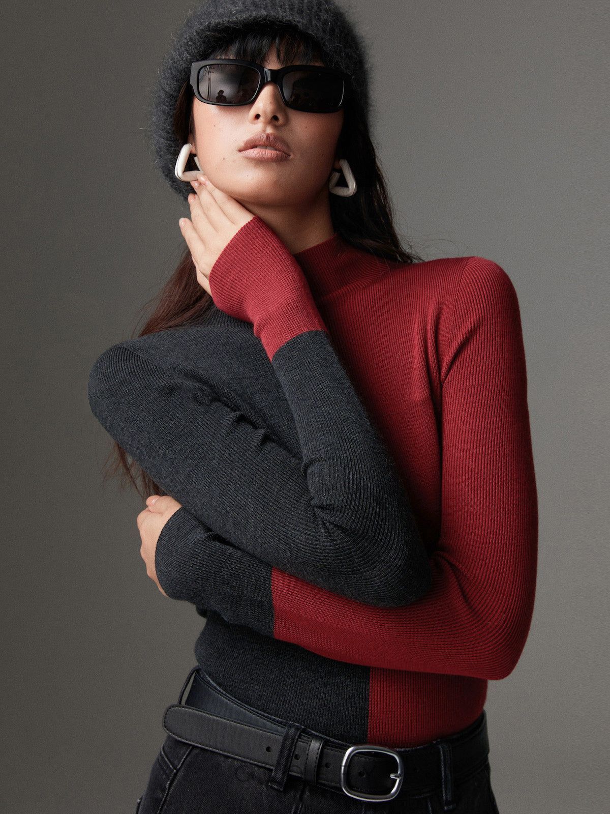 Yarım Balıkçı Renk Bloklu İnce Triko – Siyah Beyaz