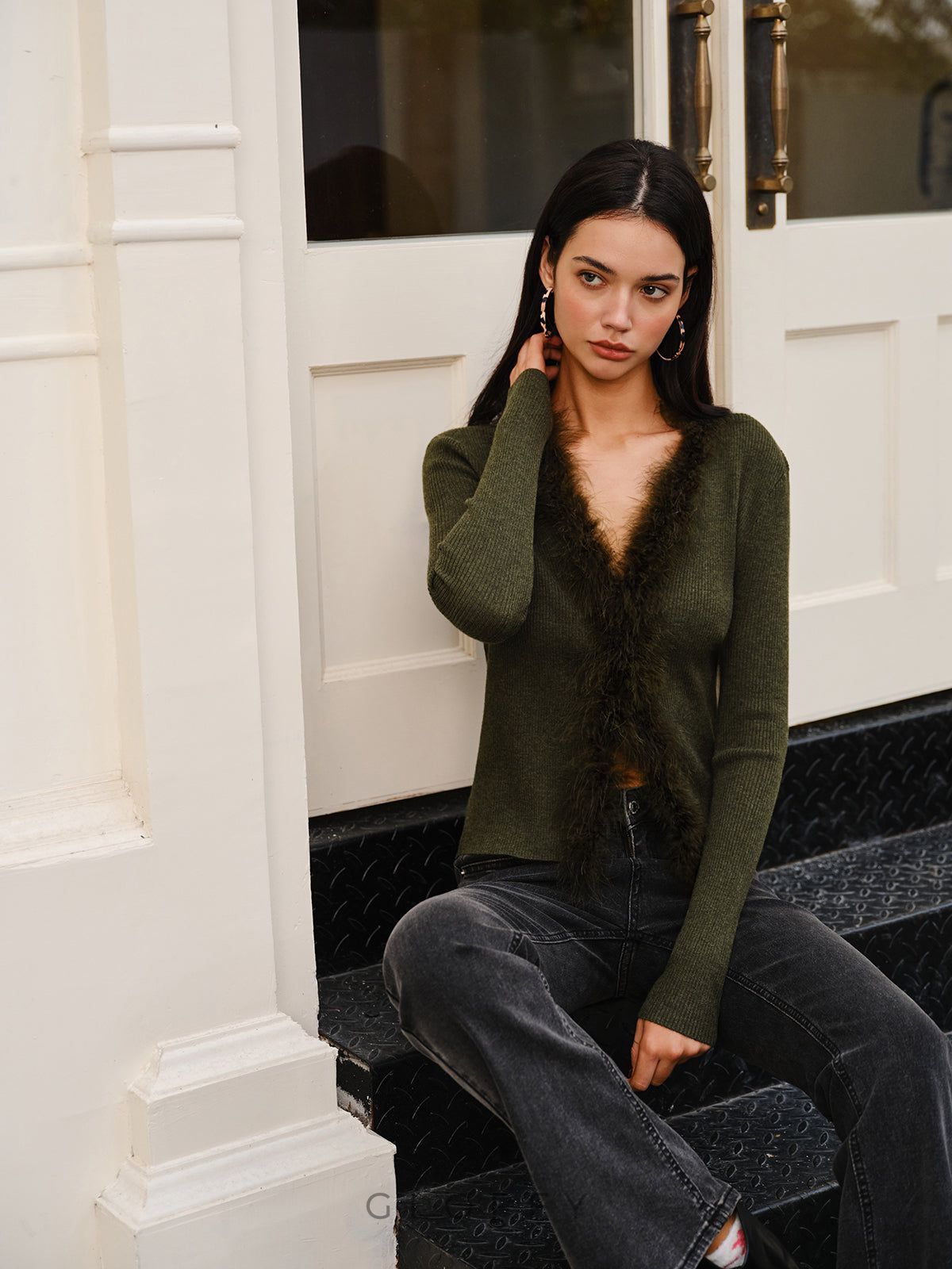 Tüy Detaylı V Yaka İnce Triko Hırka – Haki