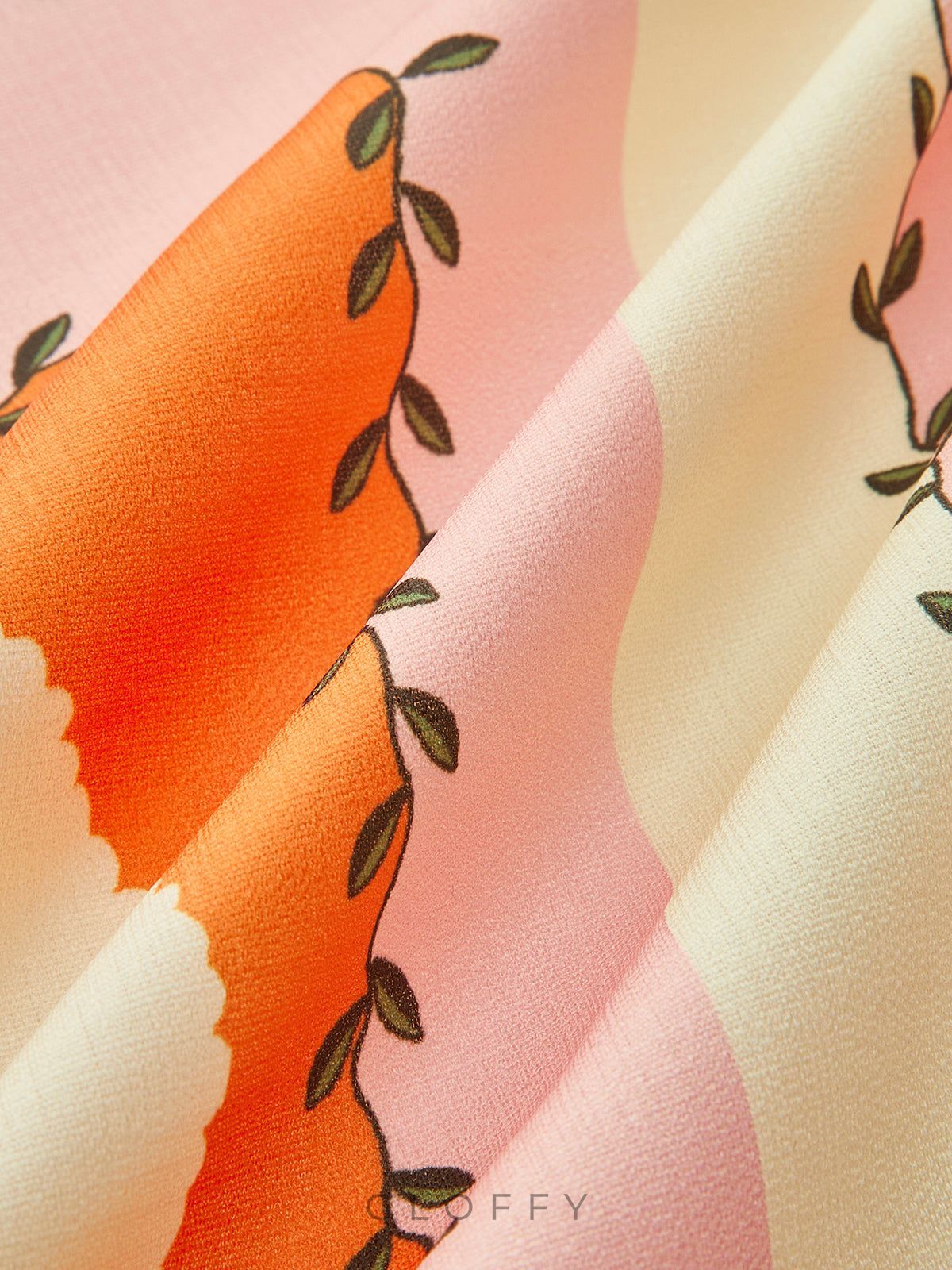 Şık Çiçek Desenli Şort ve Kemerli Takım