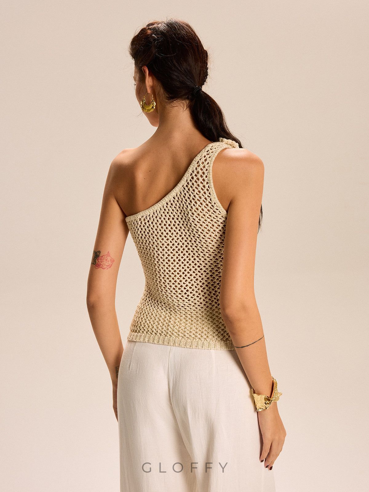 Tek Omuz Çiçek Detaylı Örgü Bluz – Ekru