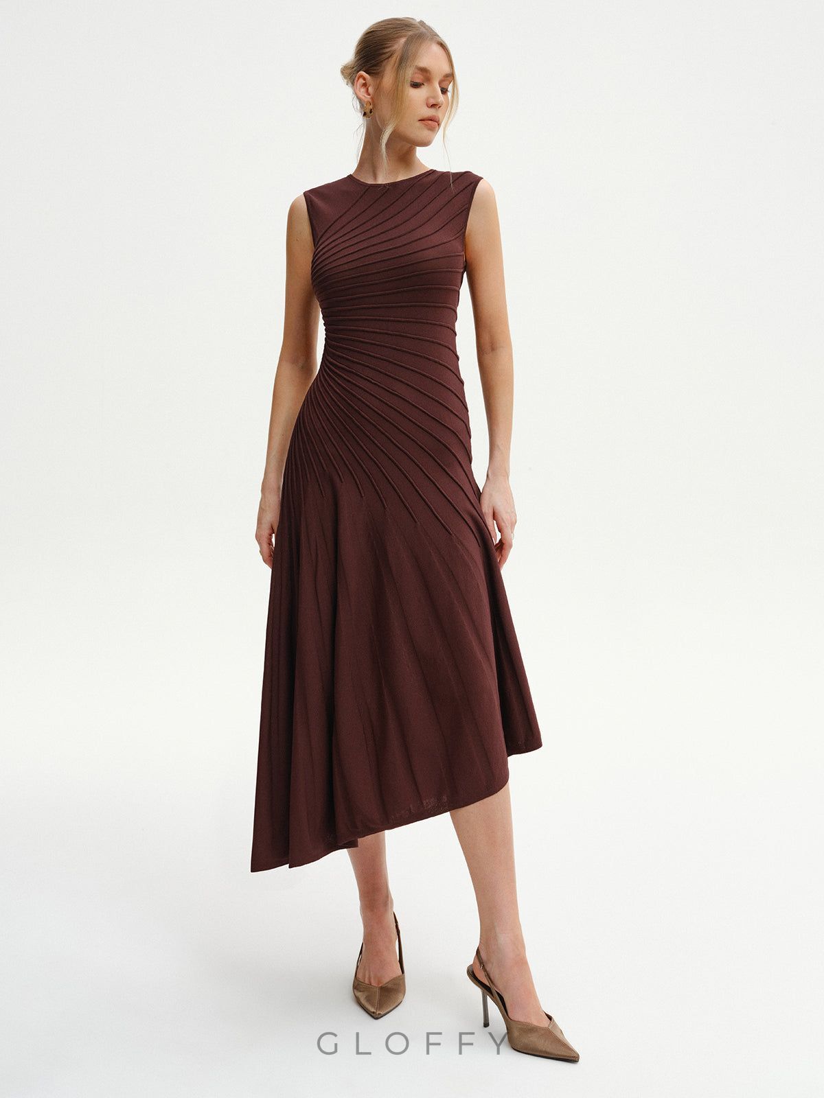 Kolsuz Asimetrik Kesim Detaylı Triko Elbise – Kahverengi