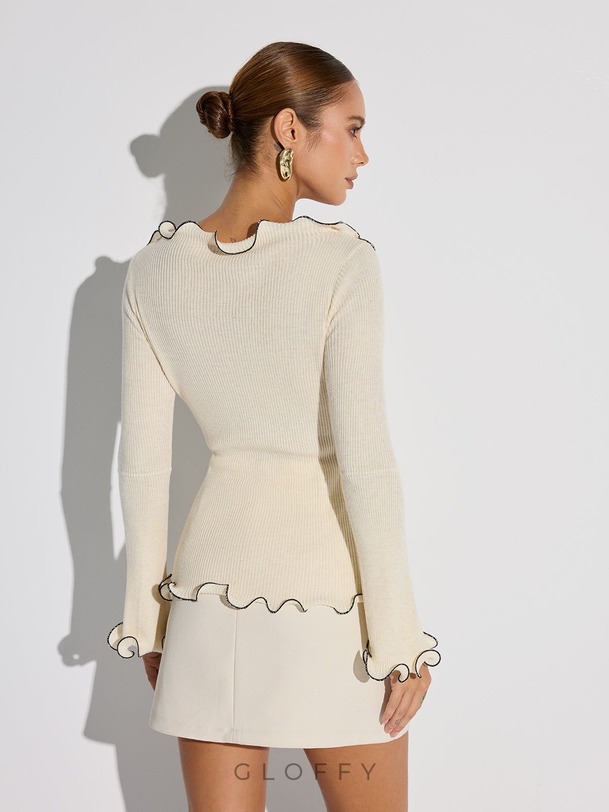 Fırfırlı V Yaka Fitilli Triko Kazak – Ekru