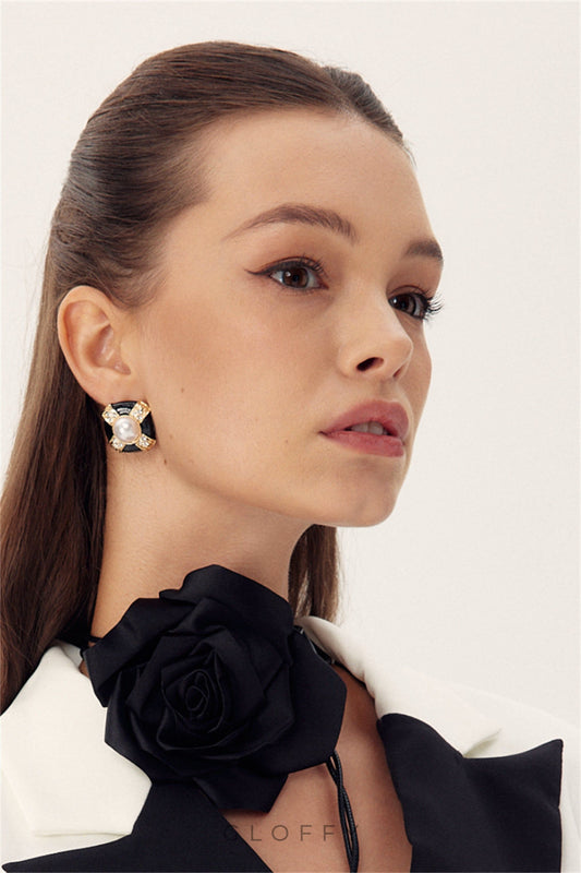 Saten Çiçek Choker Yaka