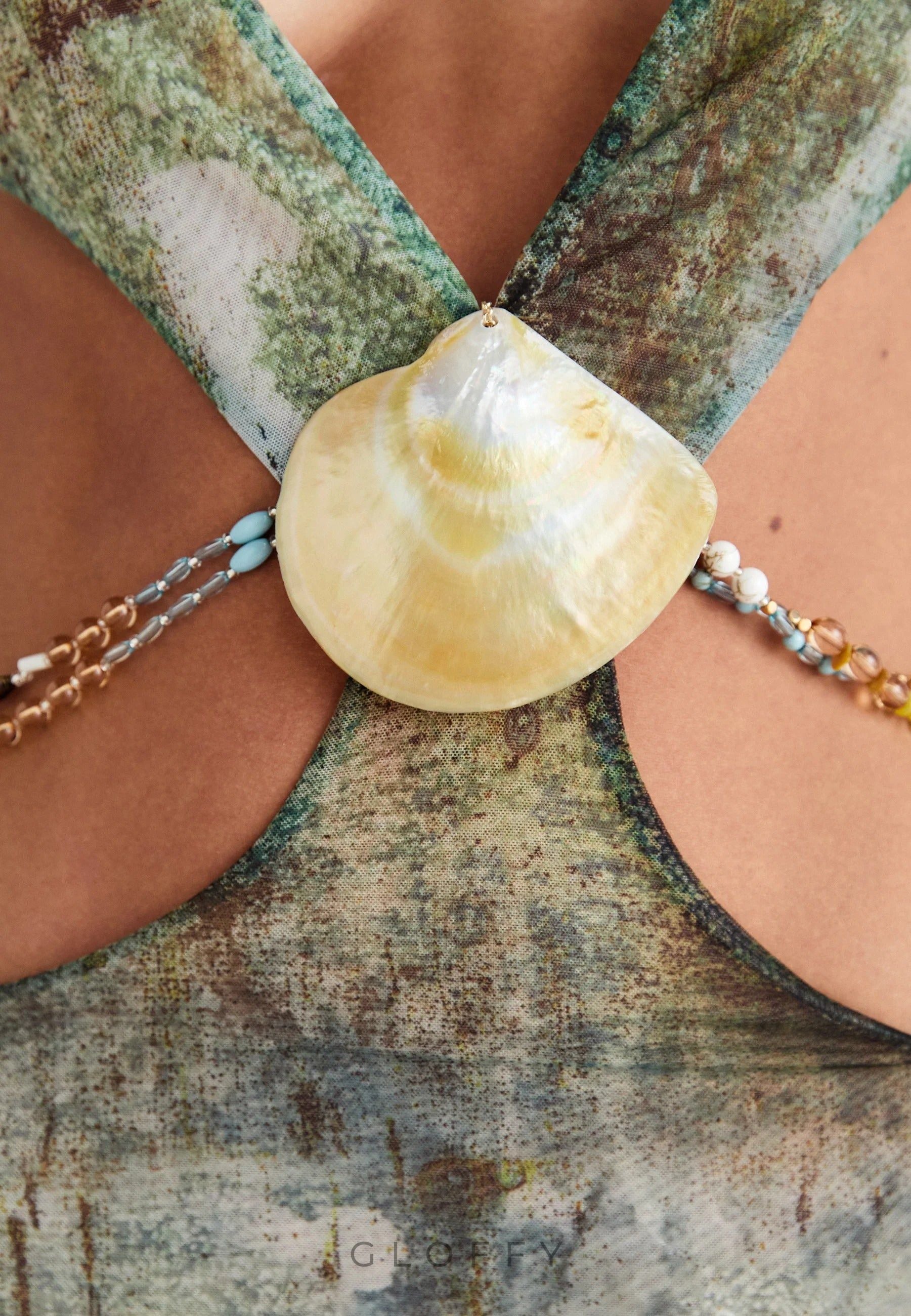 Eve Halter Yaka Kabuk Kesim Maxi File Elbise